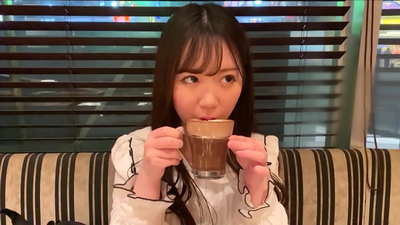 Ungumhlobo owayekwiklabhu enye eyunivesithi. Kwaye yeyona ntombazana inomtsalane kwiklabhu. Le yimeko yaseJapan enomtsalane.